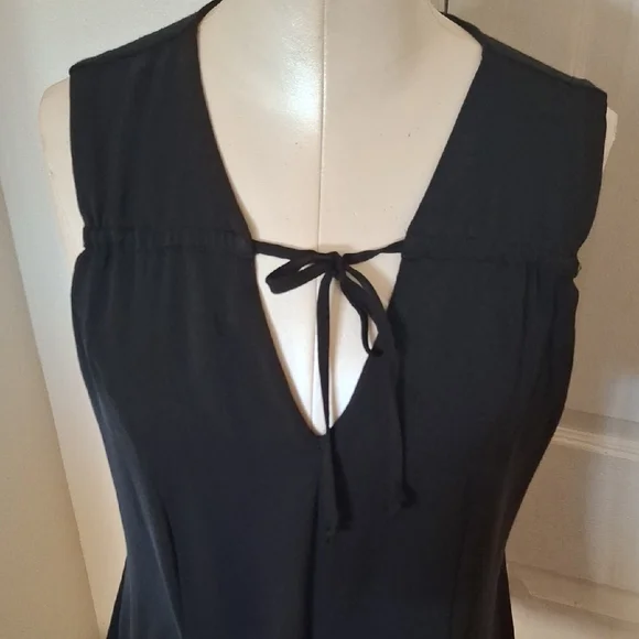 LOLA & SOPHIE Black Front Tie Sleeveless Blouse Sz M - Picture 2 of 7
